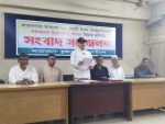 তরফদার মাহামুদ তৌফিক (বিপু ) কে উপজেলা চেয়ারম্যান চায় মহেশপুরবাসী মালিকুজ্জামান কাকা অগোছালো উপজেলা। জন প্রতিনিধি নেই। কংক্ষিত সেবা পাচ্ছে না জন সাধারণ। প্রশাসক আছেন কিন্ত তাকে দিয়ে সব কিছু সম্ভব নয়। কেননা তিনি ঘরের লোক নন। প্রশাসক সরকারের। কাগজে কলমে যায় হোক না কেন বাস্তবে বিস্তর ফারাক। দেশের সকল উপজেলার মত তাই এখন উপজেলা চেয়ারম্যান অর্থ্যাৎ জন প্রতিনিধির অপেক্ষায় মহেশপুরবাসী। ক্ষমতার পালা বদলের সু বাতাস এখন রাষ্ট্র তথা প্রজাতন্ত্রে। বাংলাদেশ জাতীয়তাবাদী দল বিএনপি রাষ্ট্র ক্ষমতায়। মহেশপুরবাসী চাইছেন, তাদের কাছের একজন মানুষ যদি উপজেলা চেয়ারম্যান হয় তাহলে সব দিক দিয়ে মঙ্গল। তারা বার বার সেই মানুষটার নাম ব্যাক্ত করেছেন। বলছেন উপজেলাবাসীর একান্ত কামনা এবার উপজেলা চেয়ারম্যান নির্বাচিত হোক তরফদার মহামুদ তৌফিক (বিপু)। ঝিনাইদহ জেলা বিএনপির তিনি যুগ্ম সাধারণ সম্পাদক। এছাড়া মহেশপুর উপজেলা বিএনপির সিনিয়র সহ সভাপতি। তার থেকেও বড় কথা তিনি জনবান্ধব নিরাহংকার মানুষ। একজন পরম সমাজসেবক। মানুষ বিপদে আপদে ডাকলেই তাকে কাছে পায়। ঠিক যেন ঘরের আন্তরিক মানবিক সন্তান বিপু। খুলনা বিভাগের জেলা ঝিনাইদহ। এই জেলারই একটি অতি গুরুত্বপূর্ণ ভারত সীমান্তবর্তী উপজেলা মহেশপুর। যশোর ও চুয়াডাঙ্গা জেলার সাথে উপজেলাটির সীমান্ত রয়েছে। উপজেলার রয়েছে মহান মুক্তিযুদ্ধের এক গৌরব জনক অধ্যায়। এই উপজেলার পলিয়ানপুরে ভিটে মাটি কৃষি জমি আর আবাদ রয়েছে তরফদার মাহামুদ তৌফিক (বিপু )র। অর্থাৎ গ্রামের মাটি আর মানুষের সাথে হরিহর আত্মা। সবুজের সাথে রয়েছে সম্পর্ক। ৭নং কাজীরবেড় ইউনিয়ন পরিষদের ২নং ওয়ার্ড পলিয়ানপুরের মরহুম ফিরোজ আলী তরফদারের ছেলে তিনি। তার মা মরহুমা শায়েস্তা খাতুন। এমএম কলেজে পড়ার সময় তিনি জাতীয়তাবাদী ছাত্রদলের রাজনীতি করেছেন। যুবদলের রাজনীতিতে ছিলেন দীর্ঘদিন। এখন ঝিনাইদহ জেলা বিএনপির যুগ্ম সাধারণ সম্পাদক। রাজনৈতিক মামলা ছিল তিন তিনটি। যা মীমাংসা হয়েছে। য। যশোরেও তার বাড়ি ও ব্যবসা রয়েছে। যশোর ২৫০ শয্যা বিশিষ্ট জেনারেল হাসপাতাল রুগী কল্যাণ সমিতির তিনি আজীবন সদস্য। যশোর ইনস্টিটিউটেরও তিনি সম্মানিত সদস্য। মহেশপুর উপজেলার কৃষক বকুল বলেন আমরা বিপু ভাইকে উপজেলা চেয়ারম্যান চাই। কেননা তিনি জন কল্যাণে আন্তরিক। সেবা দিয়েই চলেছেন মানুষকে। যাদবপুর গার্লস স্কুলের শিক্ষক বাবু বলেন তরফদার মাহামুদ তৌফিক বিপু ভাই উপজেলা চেয়ারম্যান হলে নাগরিক সুবিধা। কেননা তিনি বিপদে আপদে মানুষের সেবা করেন। কালিপুরের হত দরিদ্র ইসাহক আলী বলেন, বিপু ভাল লোক। তার মত মানুষের উপজেলা চেয়ারম্যান হওয়া আমাদের মত গরীবদের জন্য ভালো। তিনি ভালোবাসা দিয়ে মানুষকে কাছে টানতে পারেন। গয়াসপুরের সাহাবুদ্দিন বলেন, খুব আশা যেন তরফদার মাহামুদ তৌফিক (বিপু ) উপজেলা চেয়ারম্যান হয়। তাহলে মন খুলে মানুষ সেবা নিতে পারবে। নাটিমার প্রিন্স বলেন, জন উপকারী মানুষ। তিনি রাজনীতির মাঠেও উজ্জ্বল। জন সেবক। তার মত মানুষকে উপজেলা চেয়ারম্যান পেতে সবাই অধীর আগ্রহে অপেক্ষায়। নেপা গ্রামের ফুল মিয়া বলেন, তৌফিক বিপুর মত উপজেলা চেয়ারম্যান আমাদের খুব করে দরকার। কেননা এই তরফদার বাড়ি আগে থেকেই জন সেবার জন্য খ্যাত। বিপু সেই ধারায় অগ্রগামী মানুষ সেবক। মহেশপুর উপজেলার জনসংখ্যা ৩,৭১,৬৬৯ জন। পুরুষ ১৮৪৫৪০ জন, মহিলা ১৮৭১০১ জন। লোক সংখ্যার ঘনত্ব ৮৮৯ জনে প্রতি বর্গ কিলোমিটারে। মোট ভোটার সংখ্যা ২,৬৮,২৭৯ জন। এর মধ্যে পুরুষ ভোটার সংখ্যা ১৩৫৮০২ জন। মহিলা ভোটার সংখ্যা ১৩২৪৭৭ জন। দারুণ সামাজিক সমবায় প্রেক্ষাপট মহেশপুরের গ্রামে গ্রামে। কেন্দ্রীয় সমবায় সমিতি ৩টি। মুক্তিযোদ্ধা সমবায় সমিতি ১টি। ইউনিয়ন বহুমুখী সমবায় সমিতি ৭টি। বহুমুখী সমবায় সমিতি ৬টি। মৎস্যজীবী সমবায় সমিতি ২৩টি। যুব সমবায় সমিতি ৩টি। আশ্রয়ন/আবাসন বহুমুখী সমবায় সমিতি ২টি। কৃষক সমবায় সমিতি ১১৪টি। পুরুষ বিত্তহীন সমবায় সমিতি ৫টি। মহিলা বিত্তহীন সমবায় সমিতি ১৯৩টি। অন্যান্য সমবায় সমিতি আছে আরো ৮টি। দারুণ সম্ভাবনাময় কৃষি এলাকা চোখ বন্ধ করে বলা যায়। আর তাই এলাকার মানুষ কৃষি বন্ধু তরফদার মাহামুদ তৌফিক (বিপু) কে উপজেলা চেয়ারম্যান চাইছে। মোট জমির পরিমাণ ৪৯২১০.২০ হেক্টর। নীট ফসলী জমি ৪০৪৮০ হেক্টর। মোট ফসলী জমি ৪০৯৪০ হেক্টর। সরকারি প্রাথমিক বিদ্যালয় ১৫২টি। বে-সরকারি প্রাথমিক বিদ্যালয় নেই। কমিউনিটি প্রাথমিক বিদ্যালয় ১টি। জুনিয়র নিম্ন বিদ্যালয় ৬টি। মাধ্যমিক উচ্চ বিদ্যালয় (সহশিক্ষা) ২৭টি। উচ্চ বিদ্যালয় (বালিকা) ২টি। দাখিল মাদ্রাসা ২২টি। আলিম মাদ্রাসা ২টি। ফাজিল মাদ্রাসা ১টি। কামিল মাদ্রাসা নেই। কলেজ ১০টি। মহিলা কলেজ ১টি। শিক্ষার হার ৭৪.৬৬%। যশোর সরকারি এমএম ও সরকারি সিটি কলেজে তিনি লেখাপড়া করেছেন। শহীদ মসিউর রহমান আইন কলেজ থেকে এলএলবি পাশ করেছেন। উপজেলা চেয়ারম্যান হিসাবে শিক্ষার হার শতভাগ করার চ্যালেঞ্জ তিনি গ্রহণ করতে চান। মহেশপুরবাসীকে সাথে নিয়ে তিনটি নদী আর খাল গুলো খনন করে তিনি শহীদ জিয়ার খনন কার্যক্রম পুনঃ জাগরিত করতে অধীর অপেক্ষায় রয়েছেন।